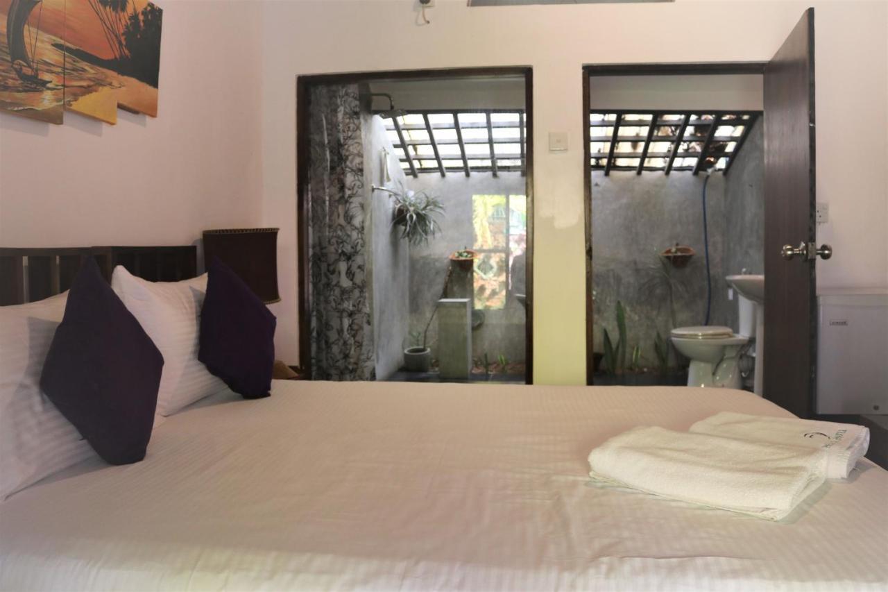 Pavana Hotel Negombo Exterior photo