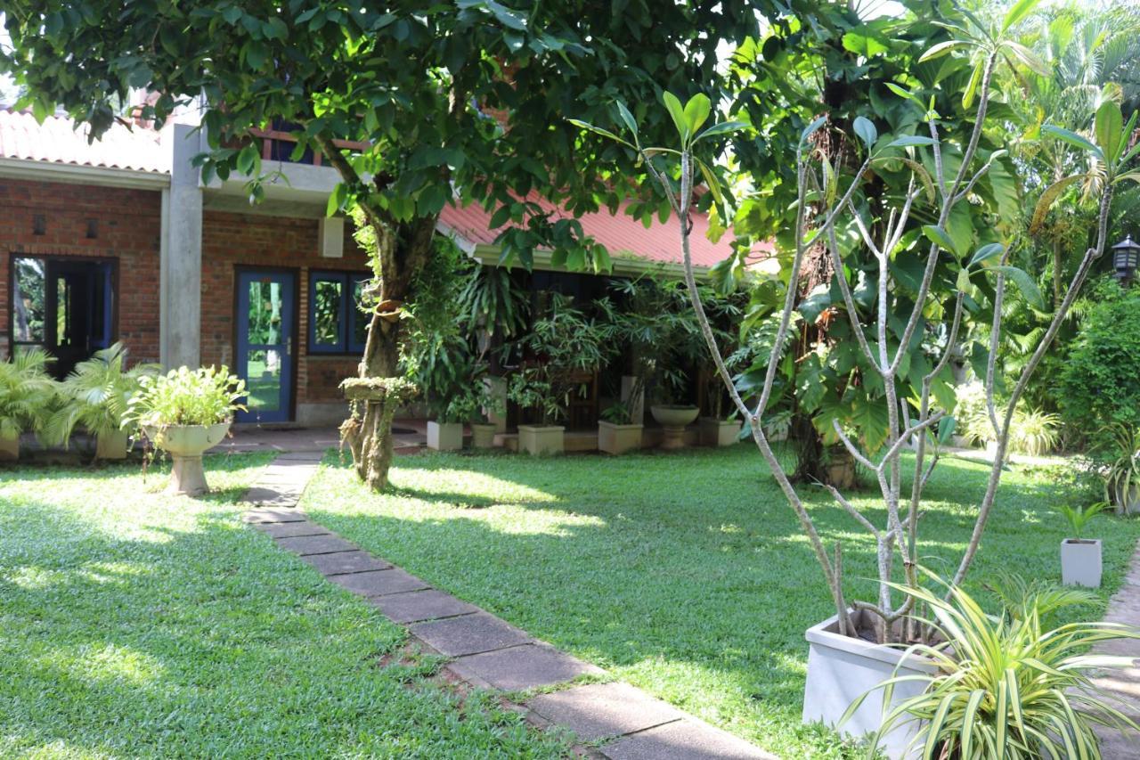Pavana Hotel Negombo Exterior photo