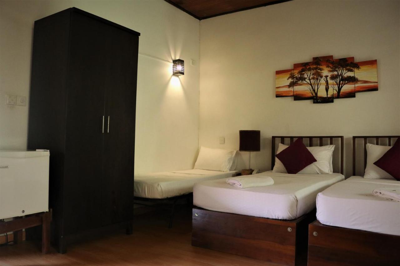 Pavana Hotel Negombo Exterior photo