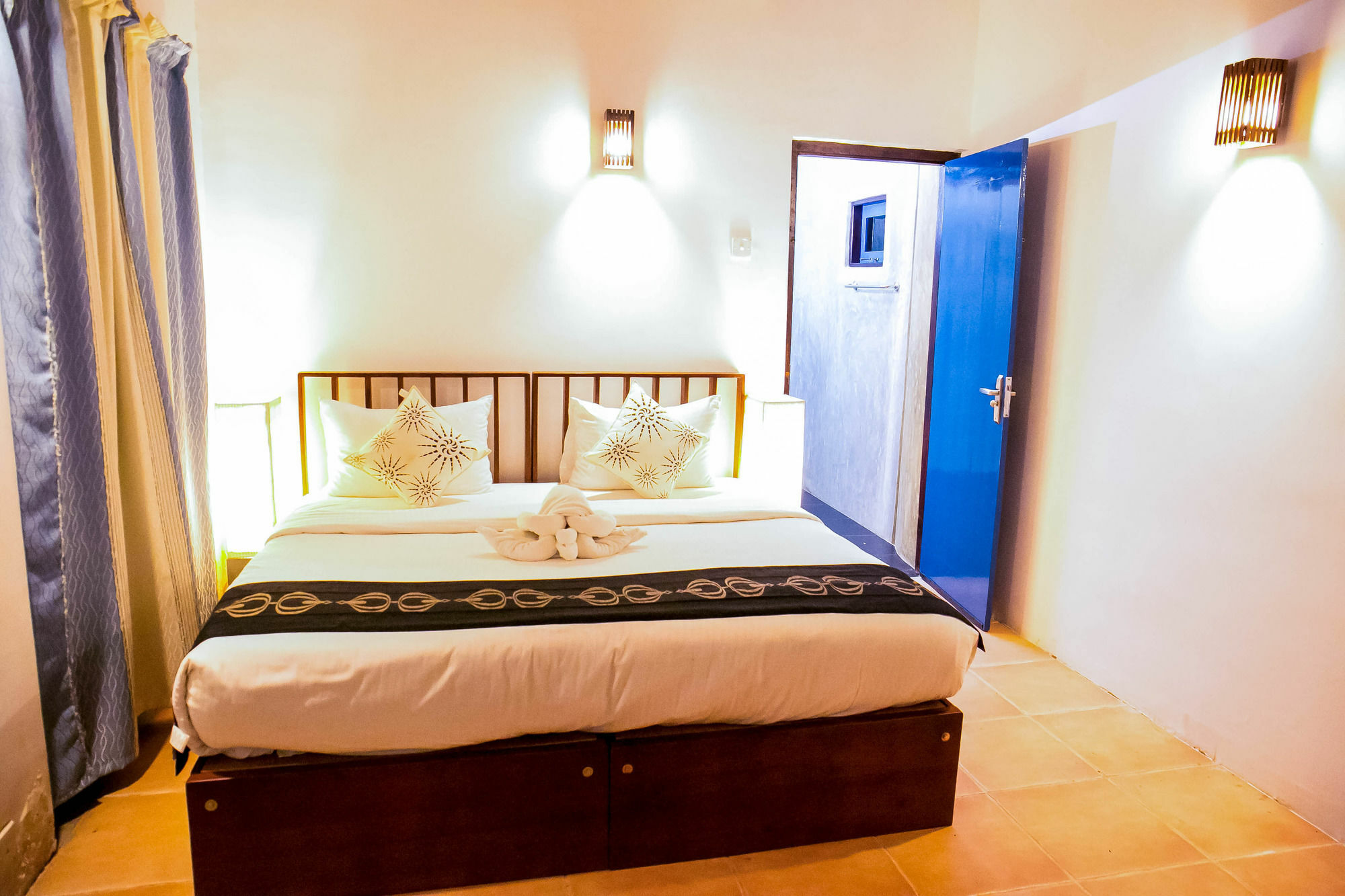 Pavana Hotel Negombo Exterior photo