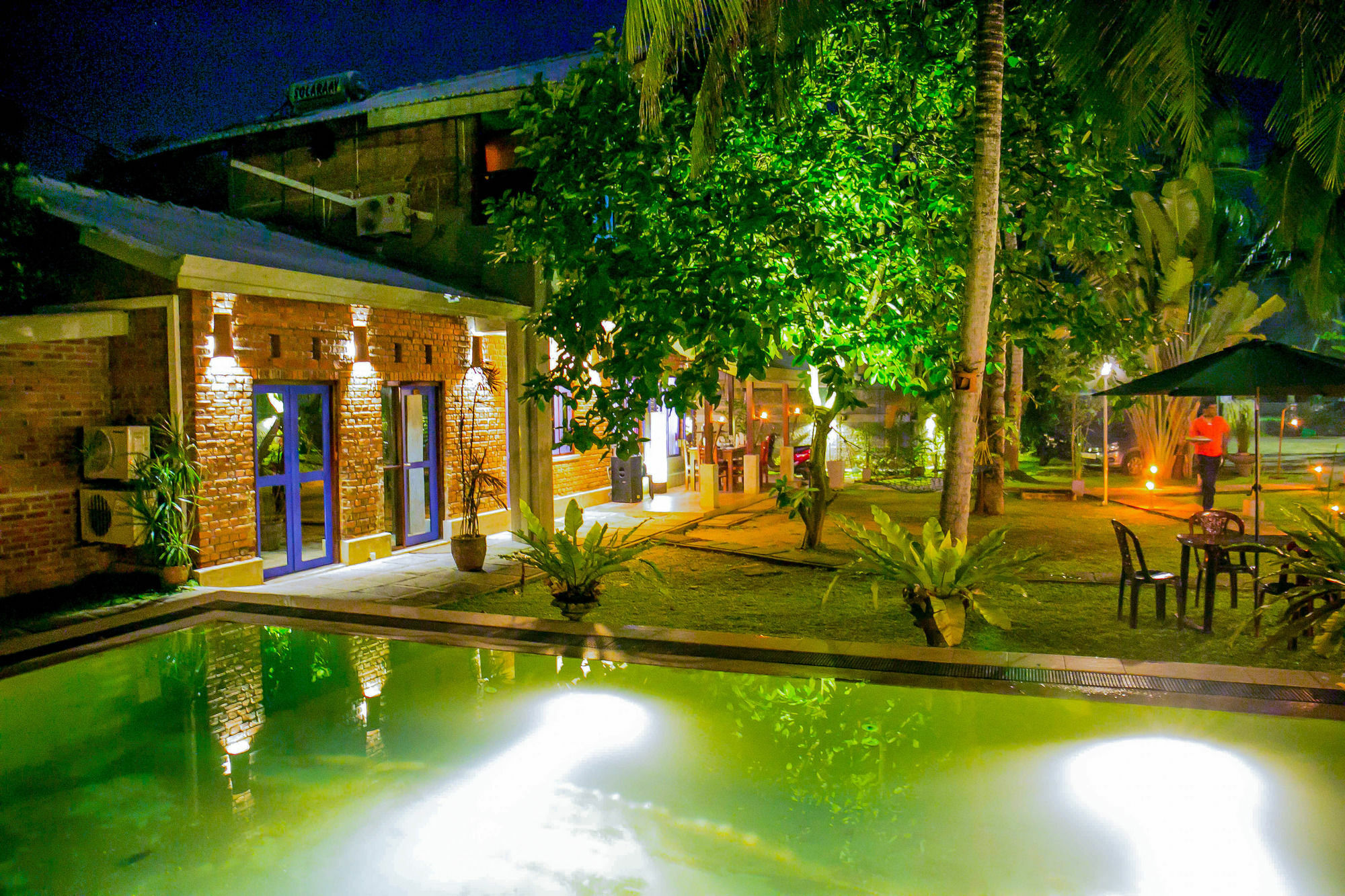 Pavana Hotel Negombo Exterior photo