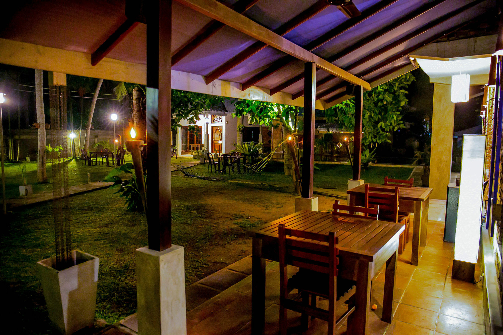 Pavana Hotel Negombo Exterior photo